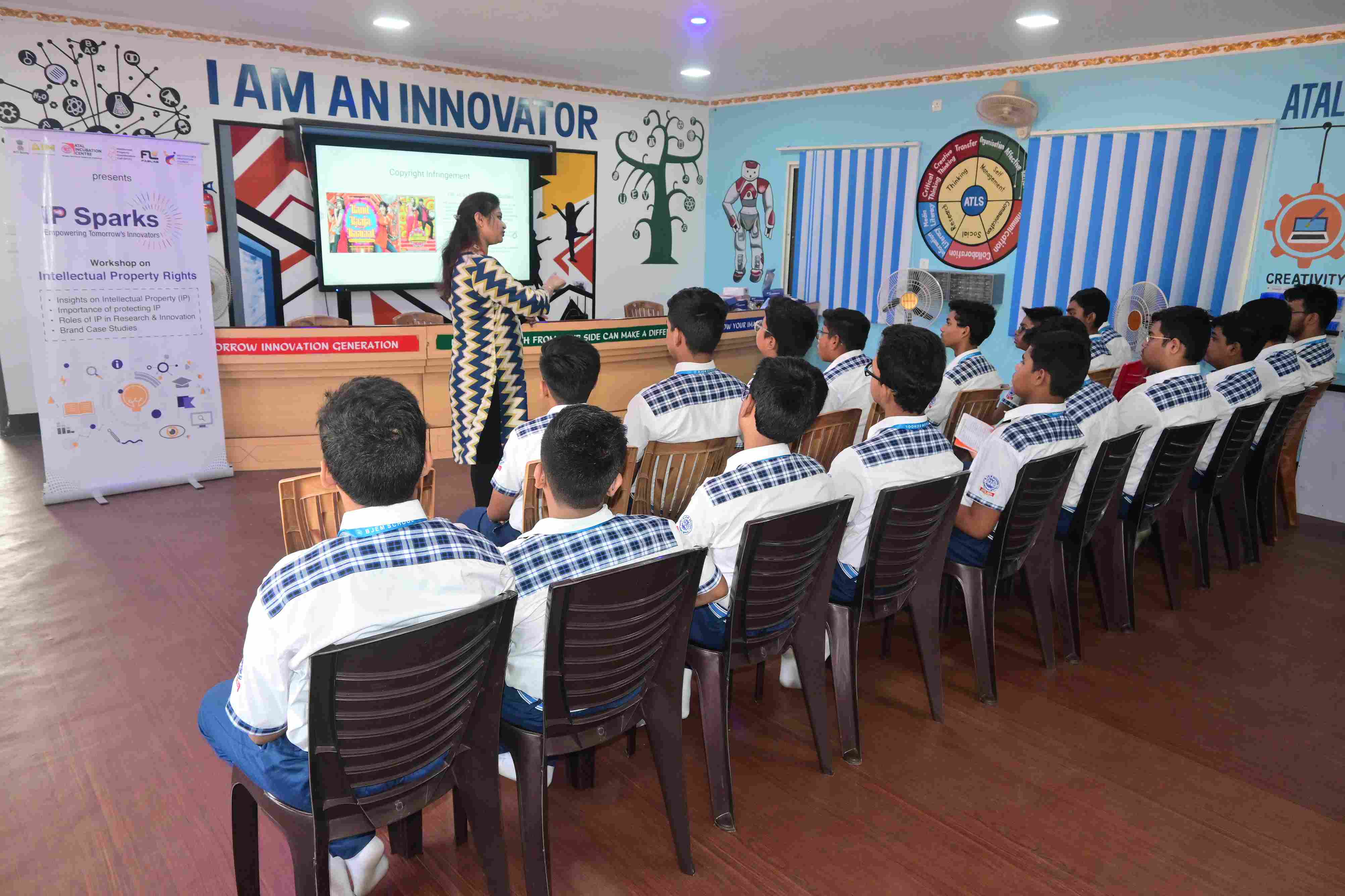 A TRAINING WAS CONDUCTED BY BJEM SCHOOL TO STUDENTS FOR ATAL TINKERING LAB