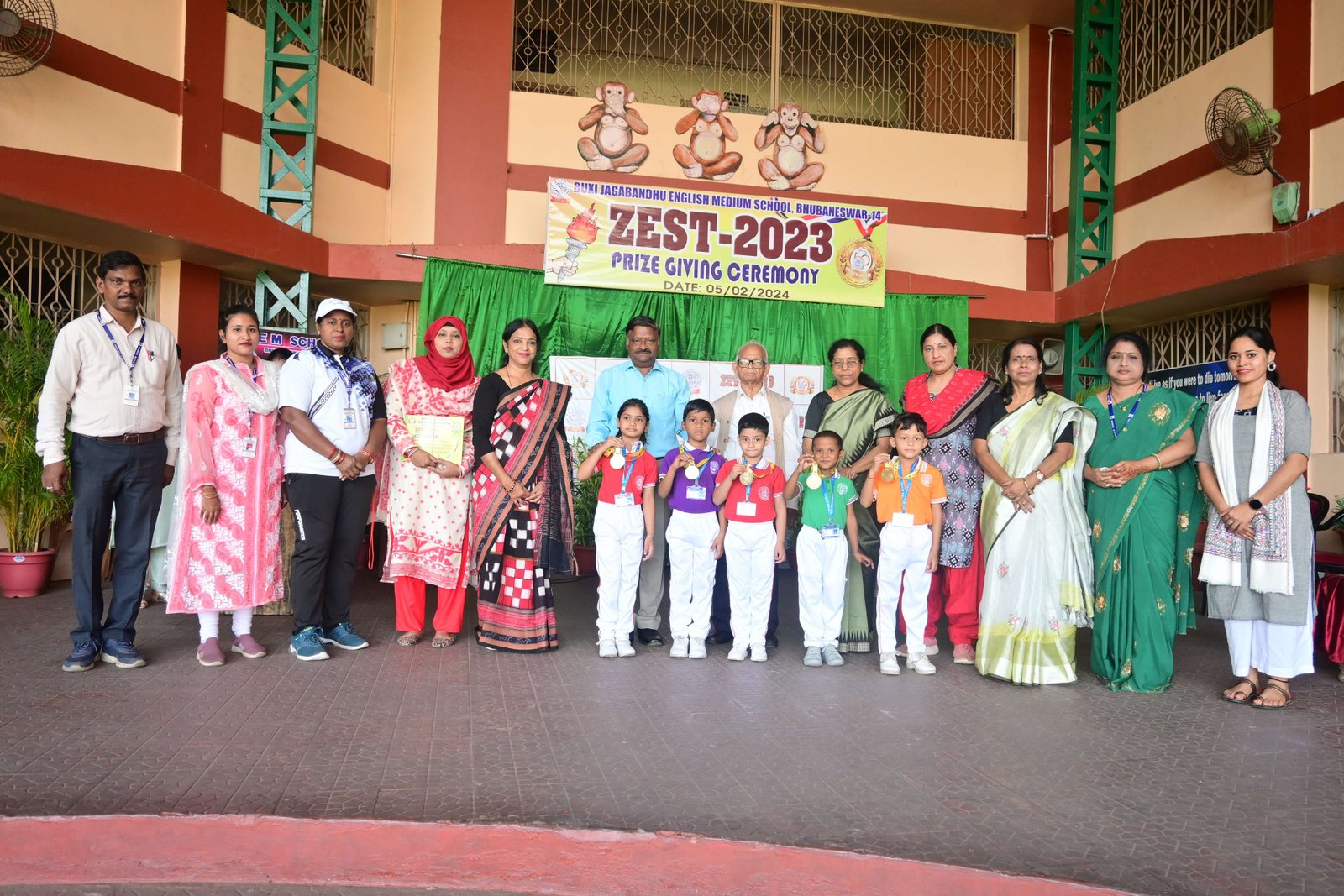 alt